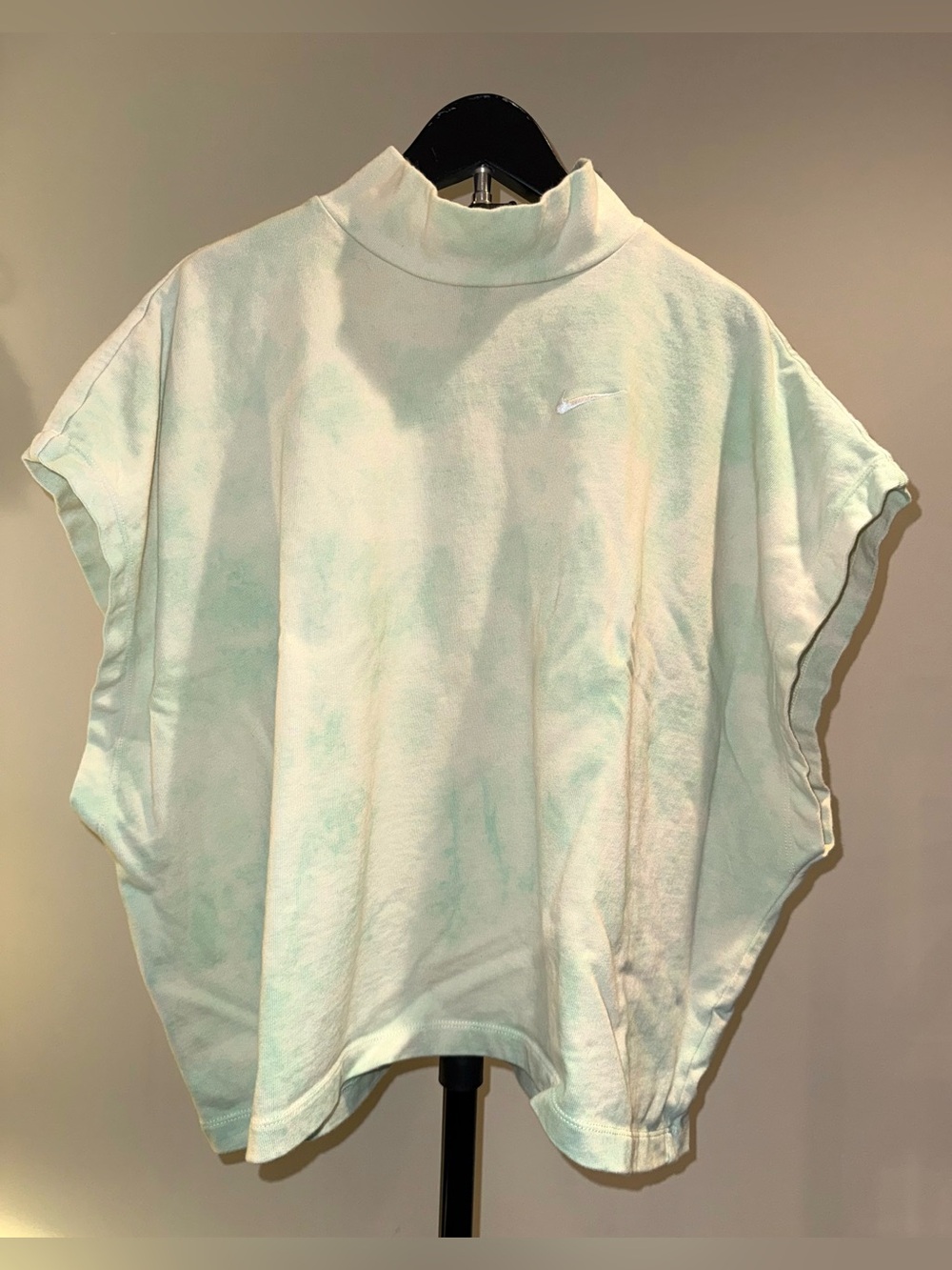 Nike Women's Washed Jersey Top in abstract tie dye design, size XL, NWOT
